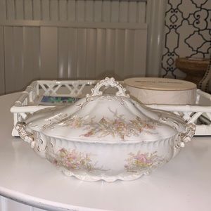 Briona Porcelain Royals Pitcairns Limited Tunstall England Covered Serving Dish